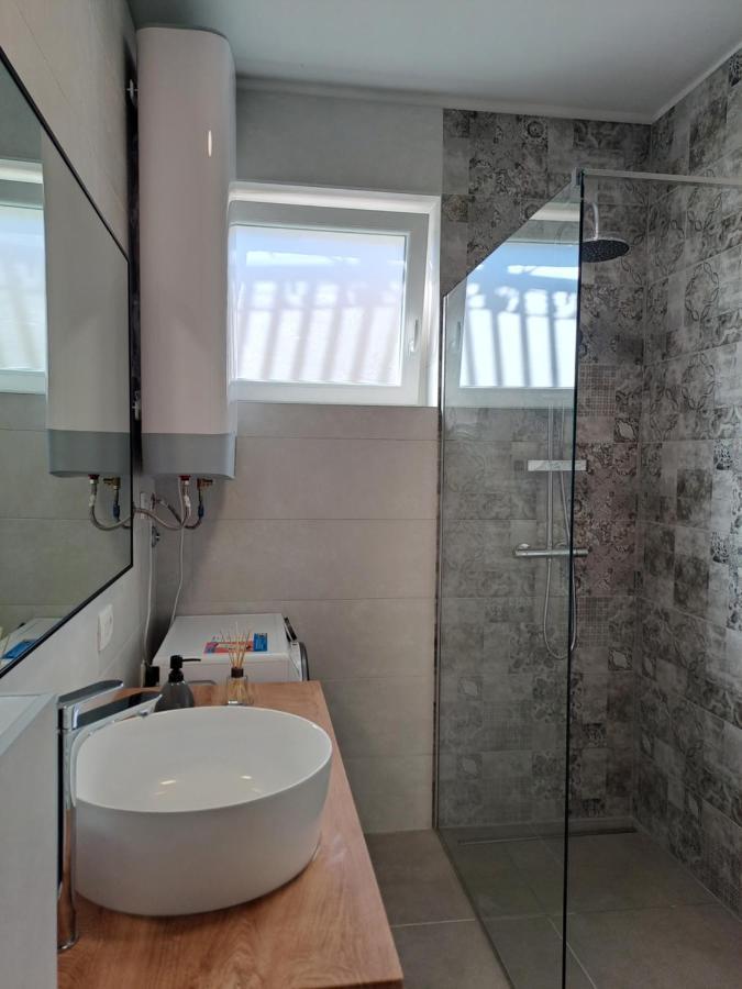 Apartman Borna Vrbnik Kültér fotó